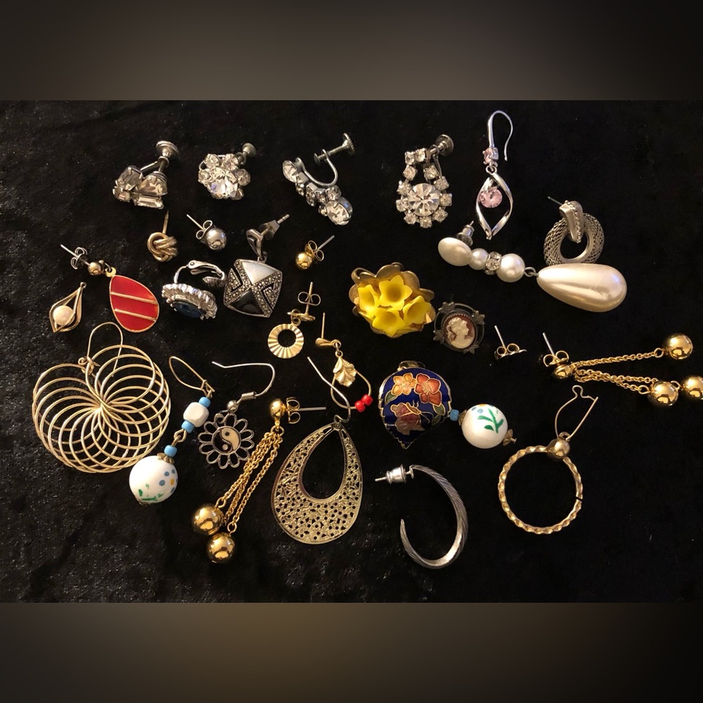 Variety of Unique Elegant Earring Styles- Vintage Costume- SINGLE Earring Lot